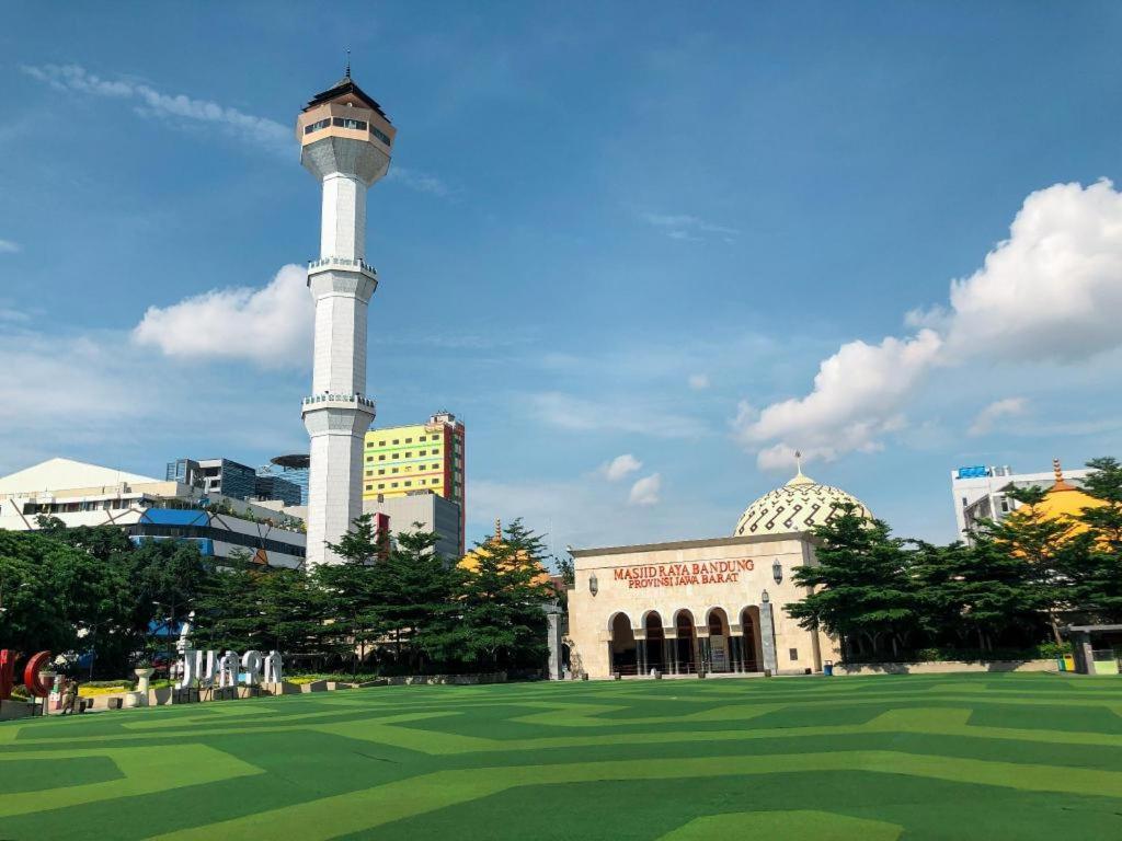 Oyo 2554 Hotel Arimbi Lama Dewi Sartika Bandung Esterno foto