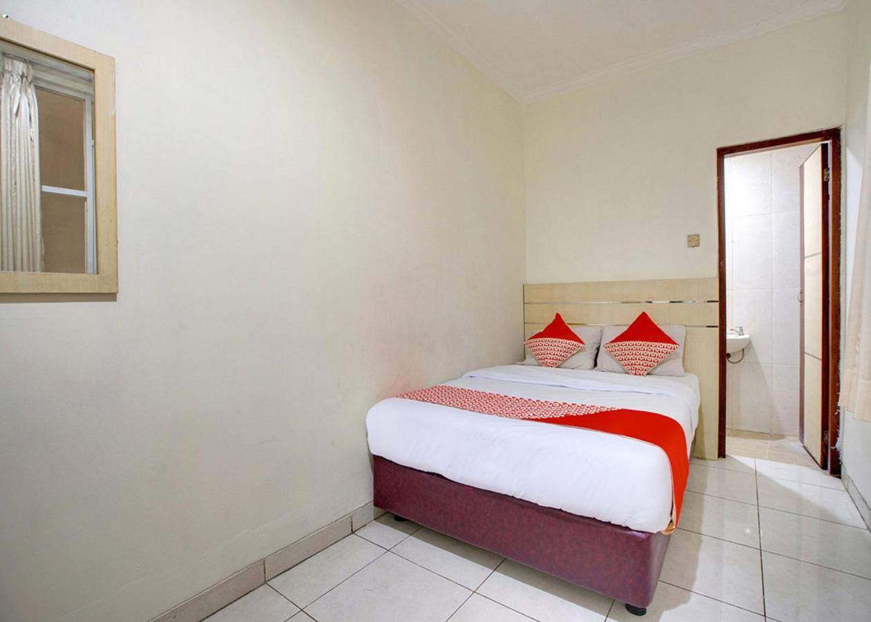 Oyo 2554 Hotel Arimbi Lama Dewi Sartika Bandung Esterno foto