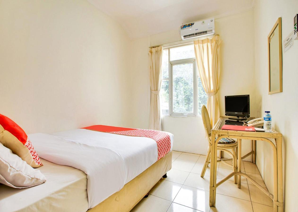 Oyo 2554 Hotel Arimbi Lama Dewi Sartika Bandung Esterno foto